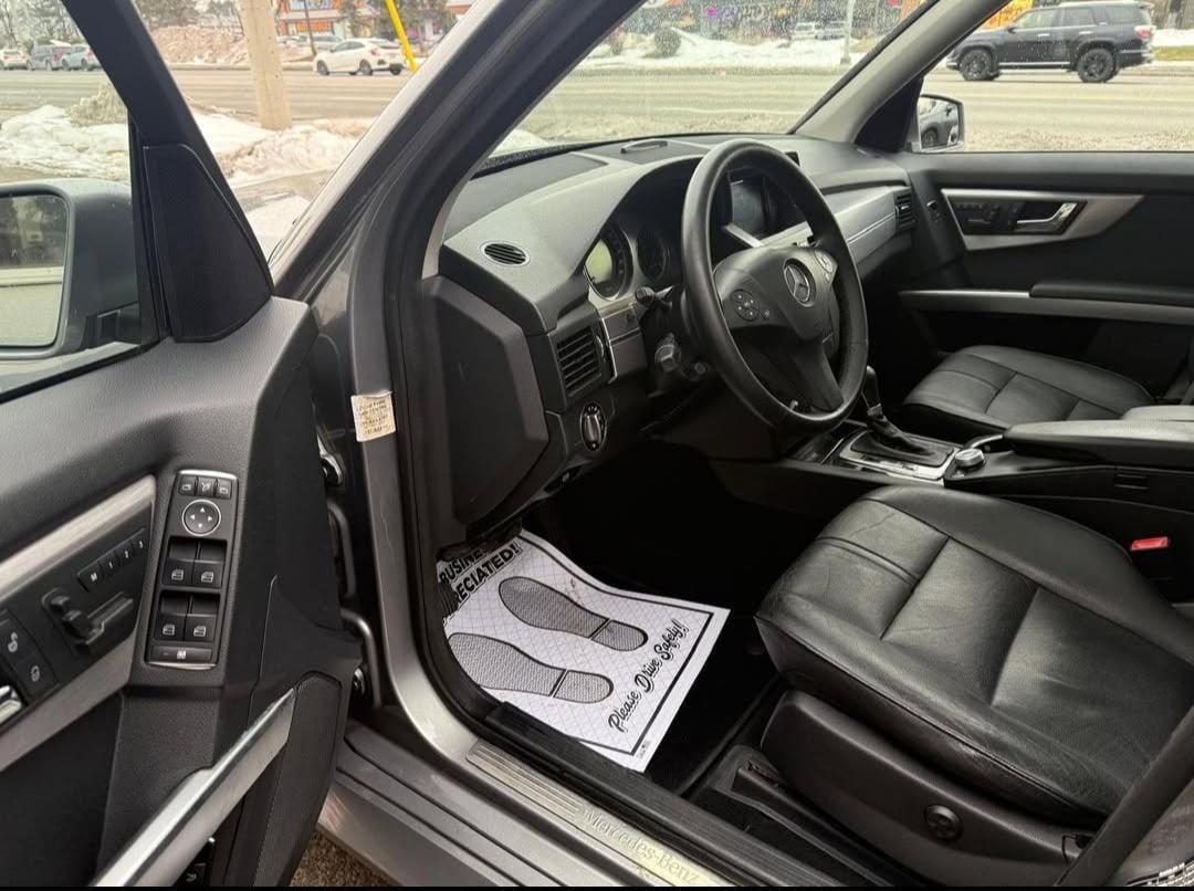 2010 Mercedes-Benz GLK350 side view